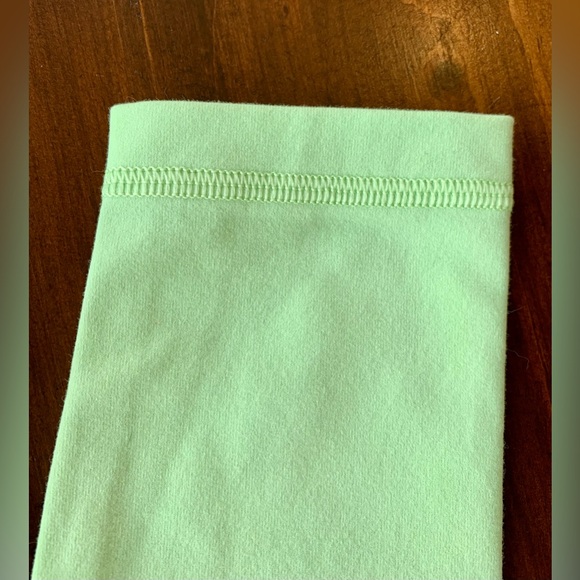 Light Green TnaLIFE Atmosphere Hi-Rise 7/8 Legging - Picture 5 of 6